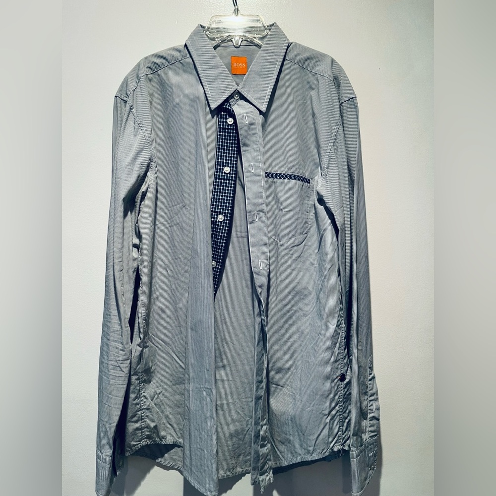 Hugo Boss Men’s XL button down. Worn once. Excellent condition